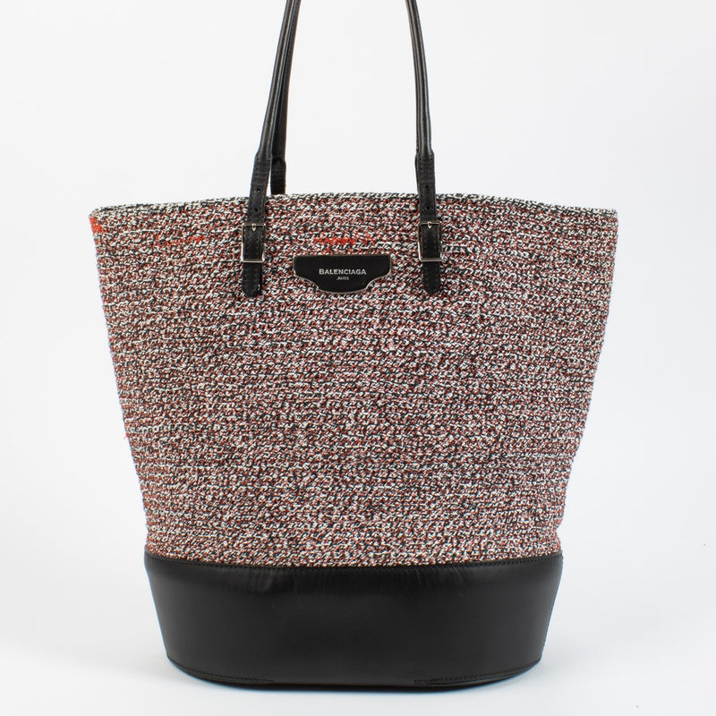 Shop safe online at Labellov in Antwerp, Brussels and Knokke this 100% authentic second hand Balenciaga Pink Tweed & Leather Shopper Bag