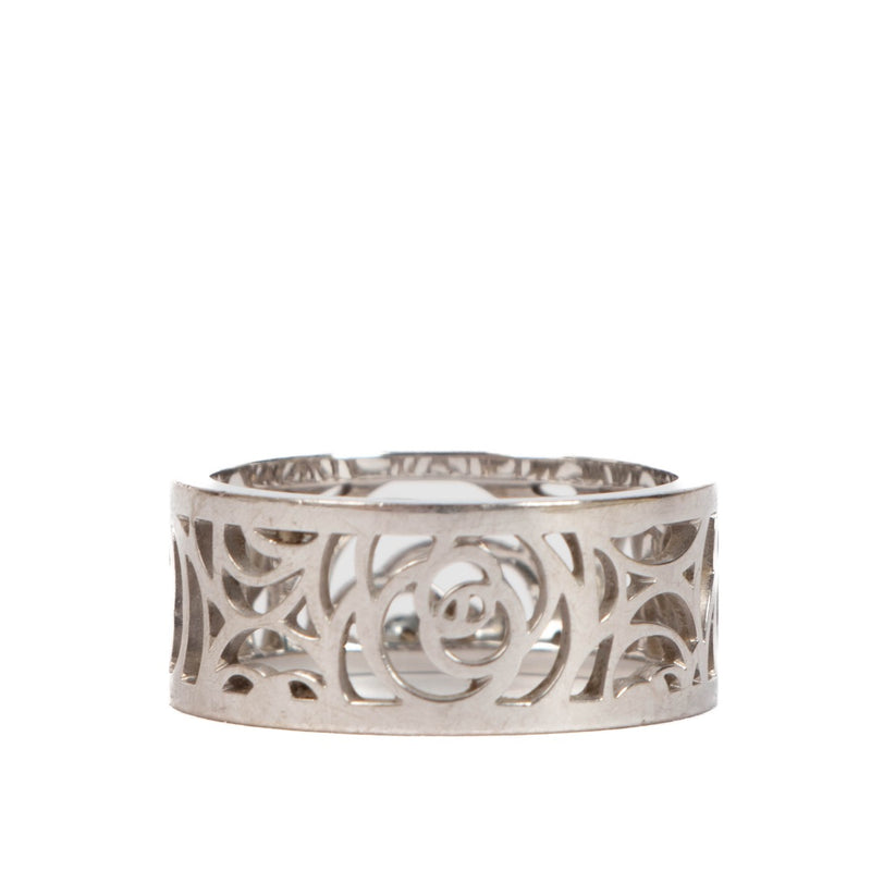 Shop 100% authentic second-hand Chanel 18k White Gold Camélia Ajoure Ring on Labellov.com