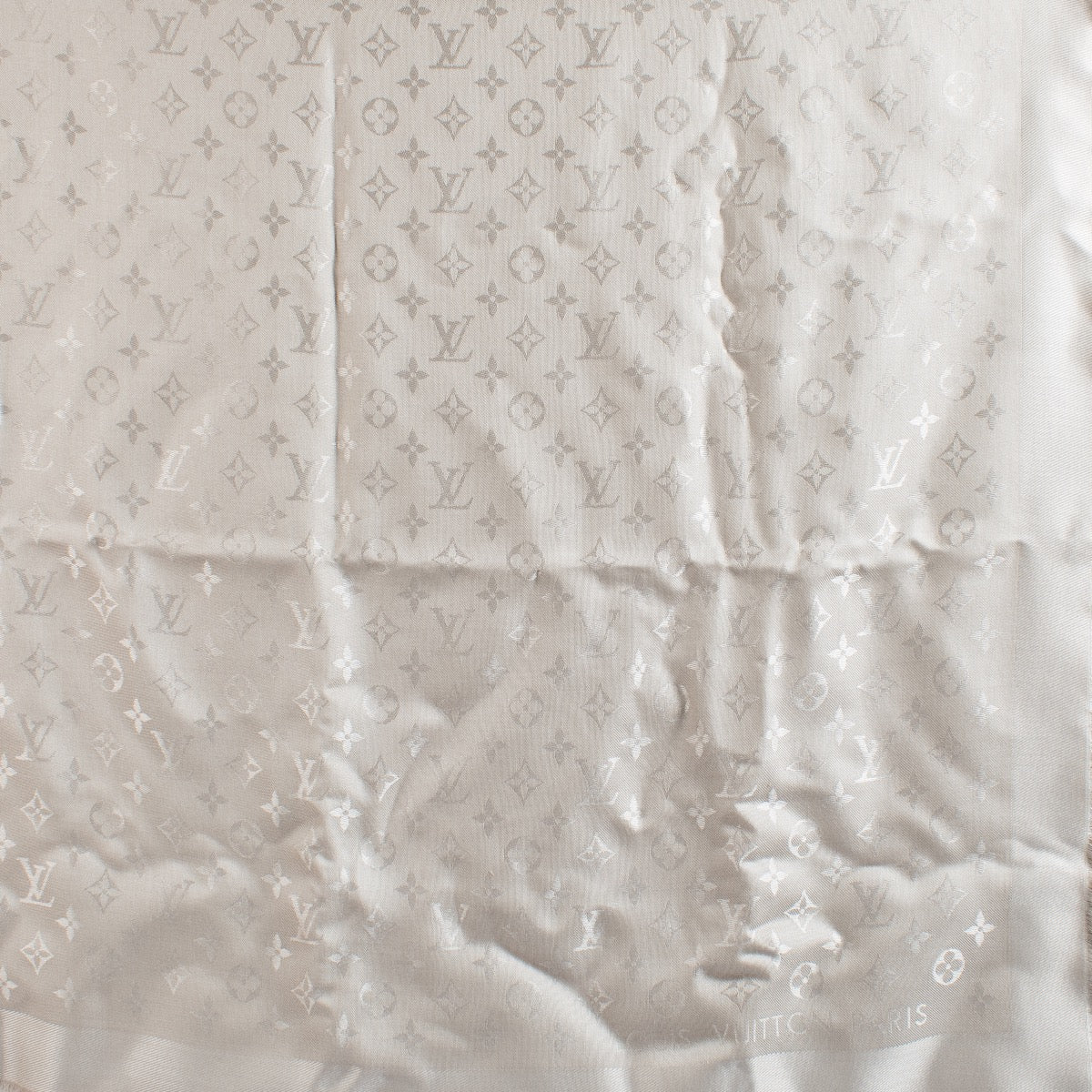 Buy authentic second hand Louis Vuitton Monogram Classic Shawl at Labellov.com