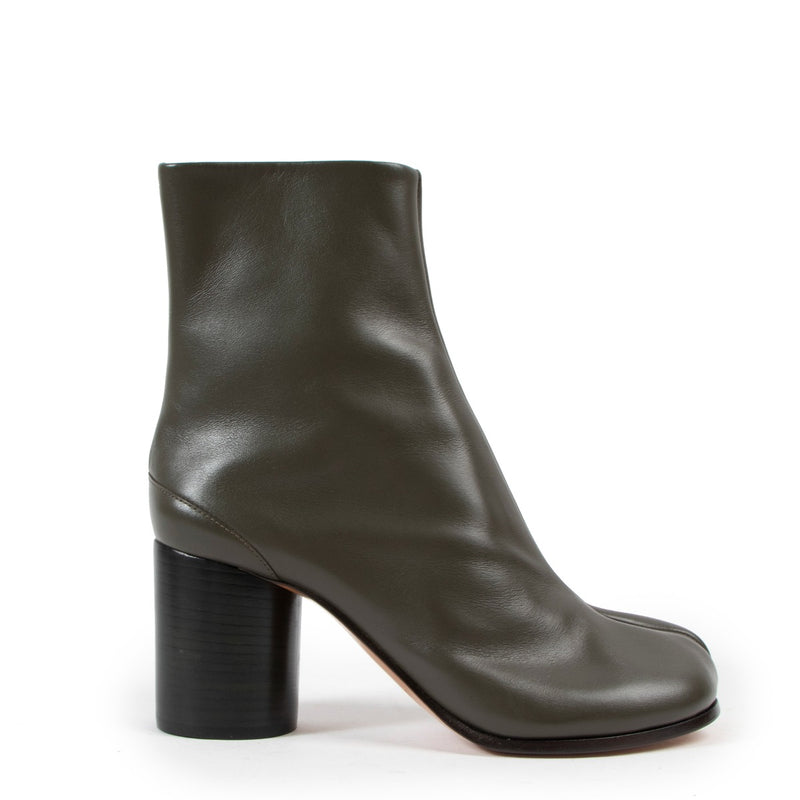 shop authentic second hand maison margiela tabi boots at labellov