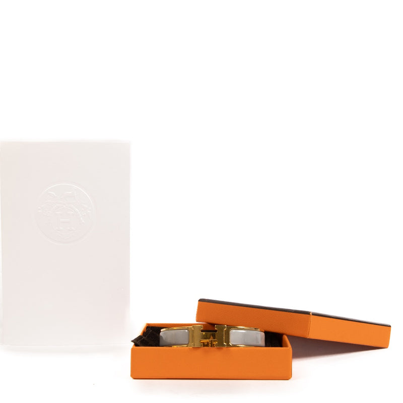 Shop Safe online at Labellov in Antwerp, Brussels and Knokke this 100% authentic second hand Hermès Gris Macadam Enamel PM Clic H Bracelet