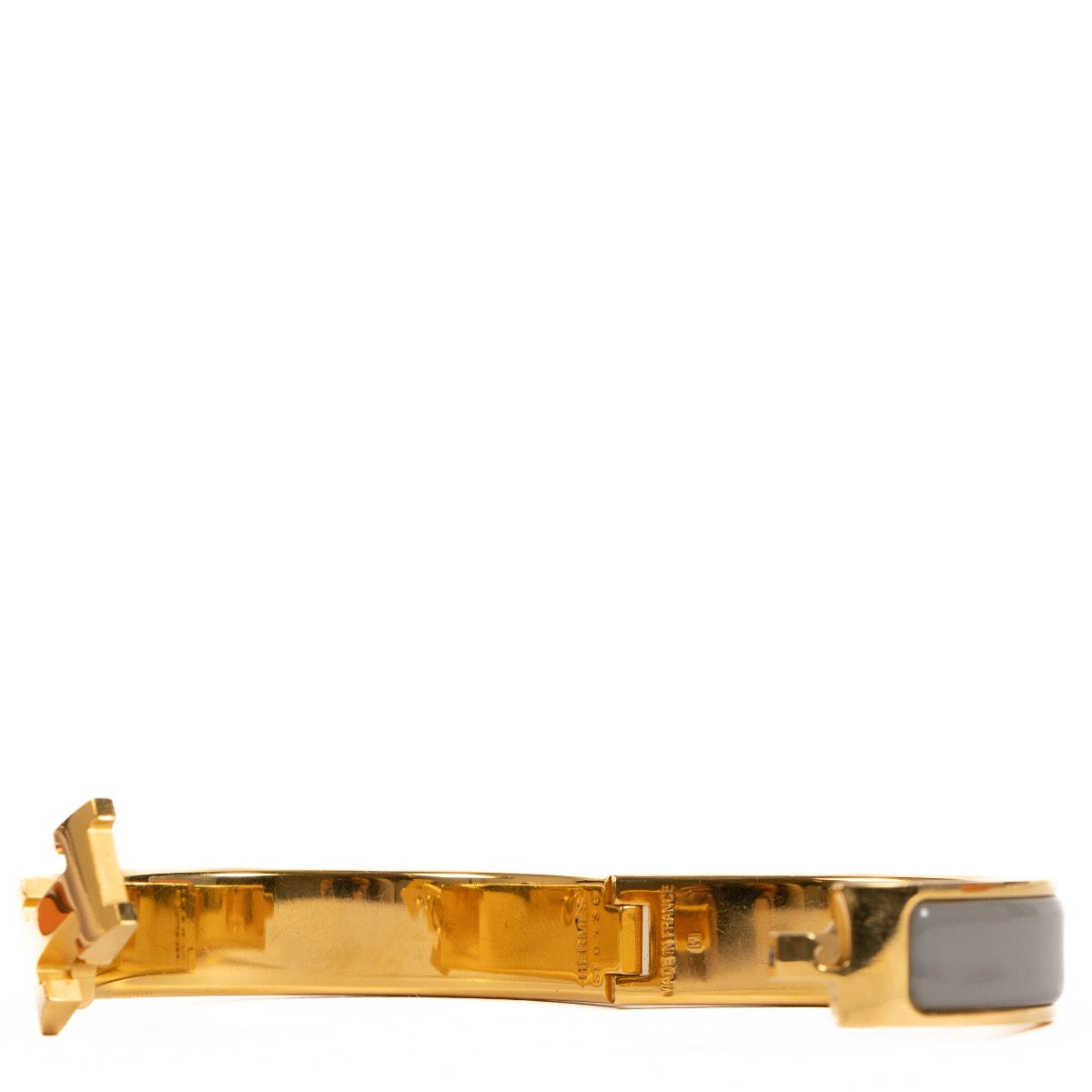 Shop Safe online at Labellov in Antwerp, Brussels and Knokke this 100% authentic second hand Hermès Gris Macadam Enamel PM Clic H Bracelet