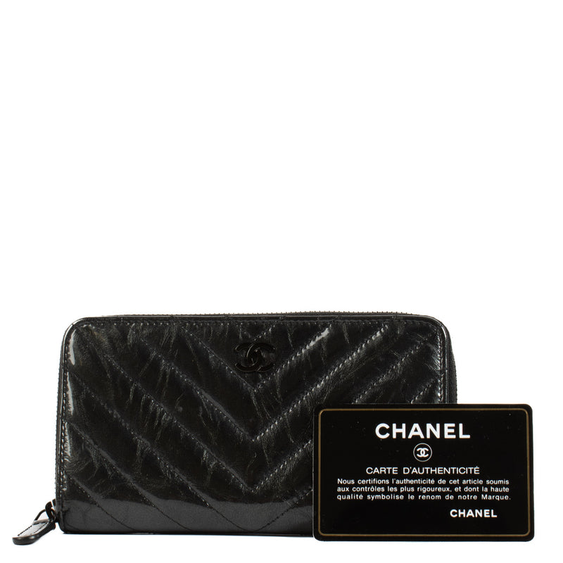 Chanel Anthracite Patent Leather Chevron Small Classic Zipped Wallet