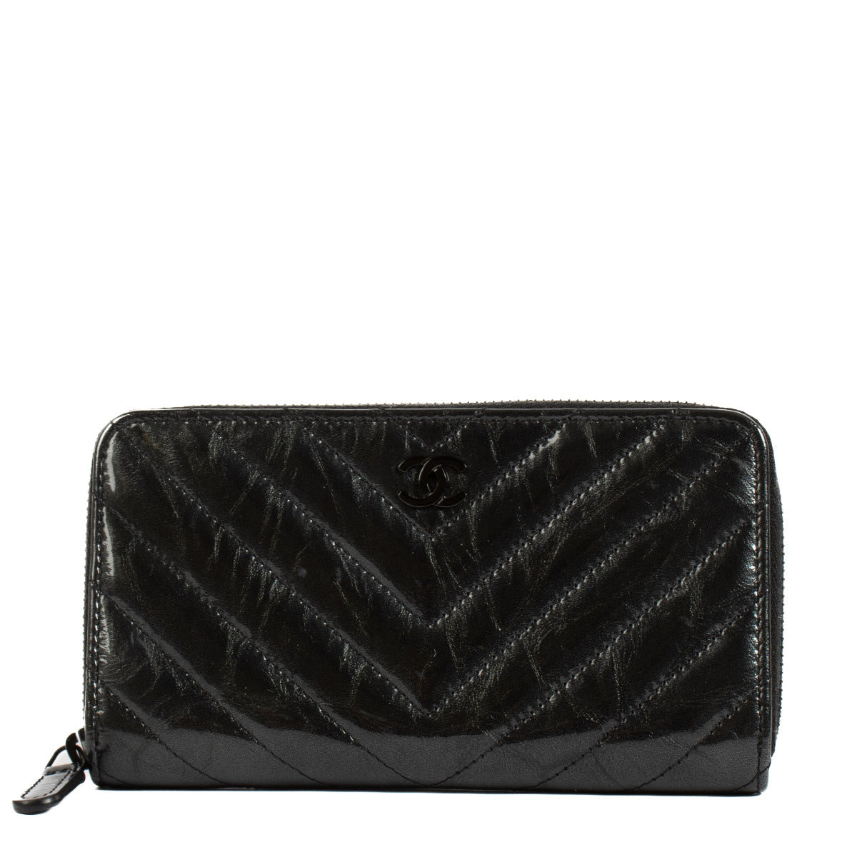 Chanel Anthracite Patent Leather Chevron Small Classic Zipped Wallet for the best price at Labellov