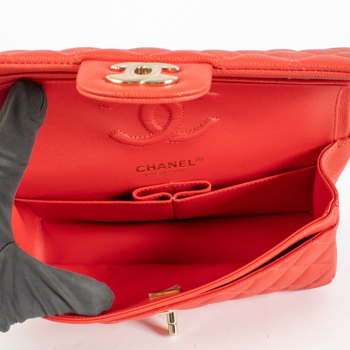 Authentic Second Hand Chanel Red Caviar Small Classic Flap Bag on Labellov.com