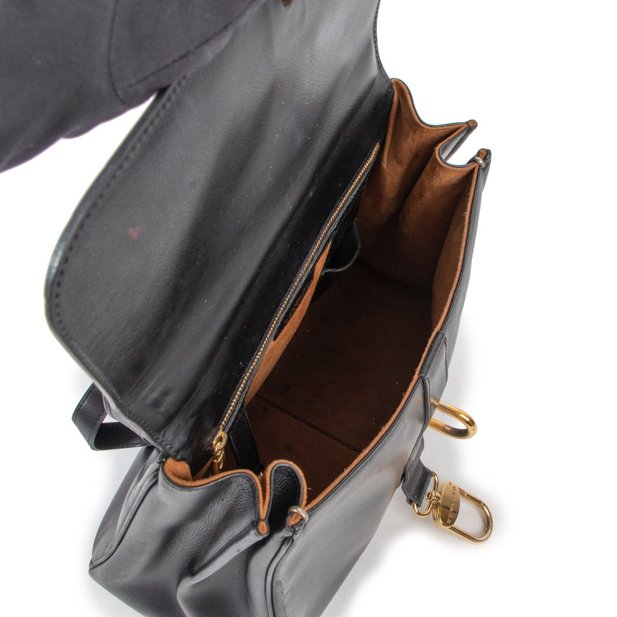 Shop safe online at Labellov in Antwerp this 100% authentic second hand Delvaux Black Jumping Leather Gin Fizz Shoulder Bag