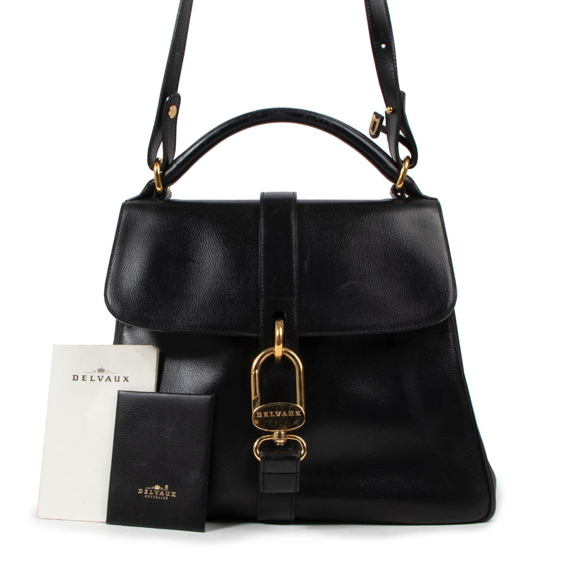 Shop safe online at Labellov in Antwerp this 100% authentic second hand Delvaux Black Jumping Leather Gin Fizz Shoulder Bag