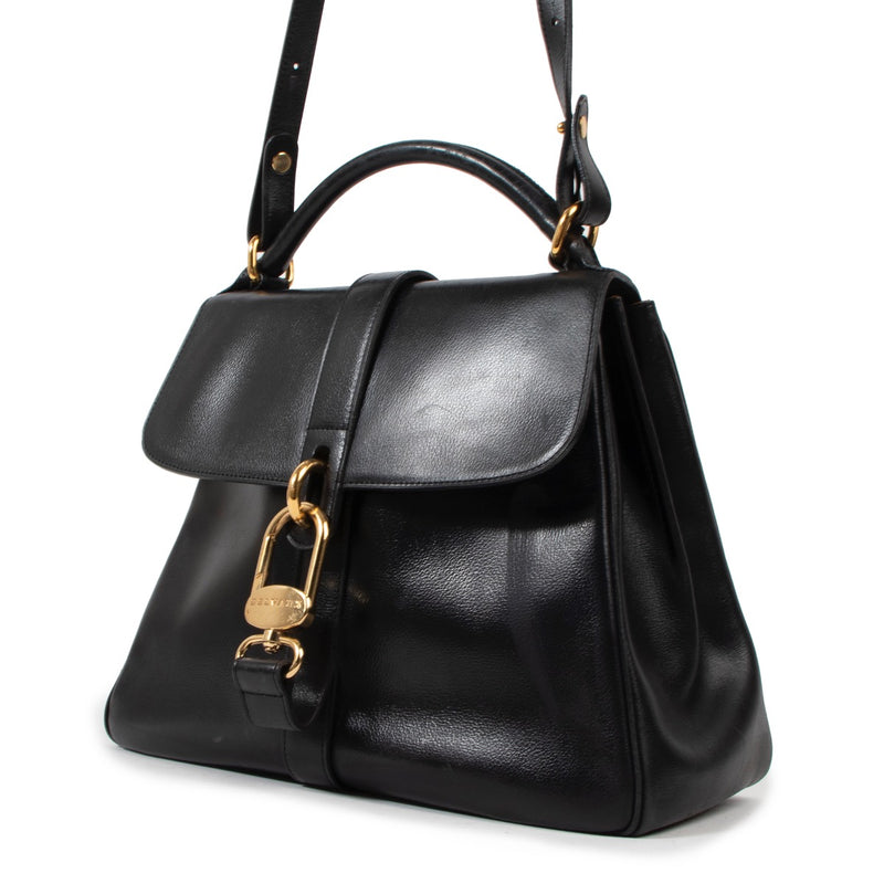 Shop safe online at Labellov in Antwerp this 100% authentic second hand Delvaux Black Jumping Leather Gin Fizz Shoulder Bag