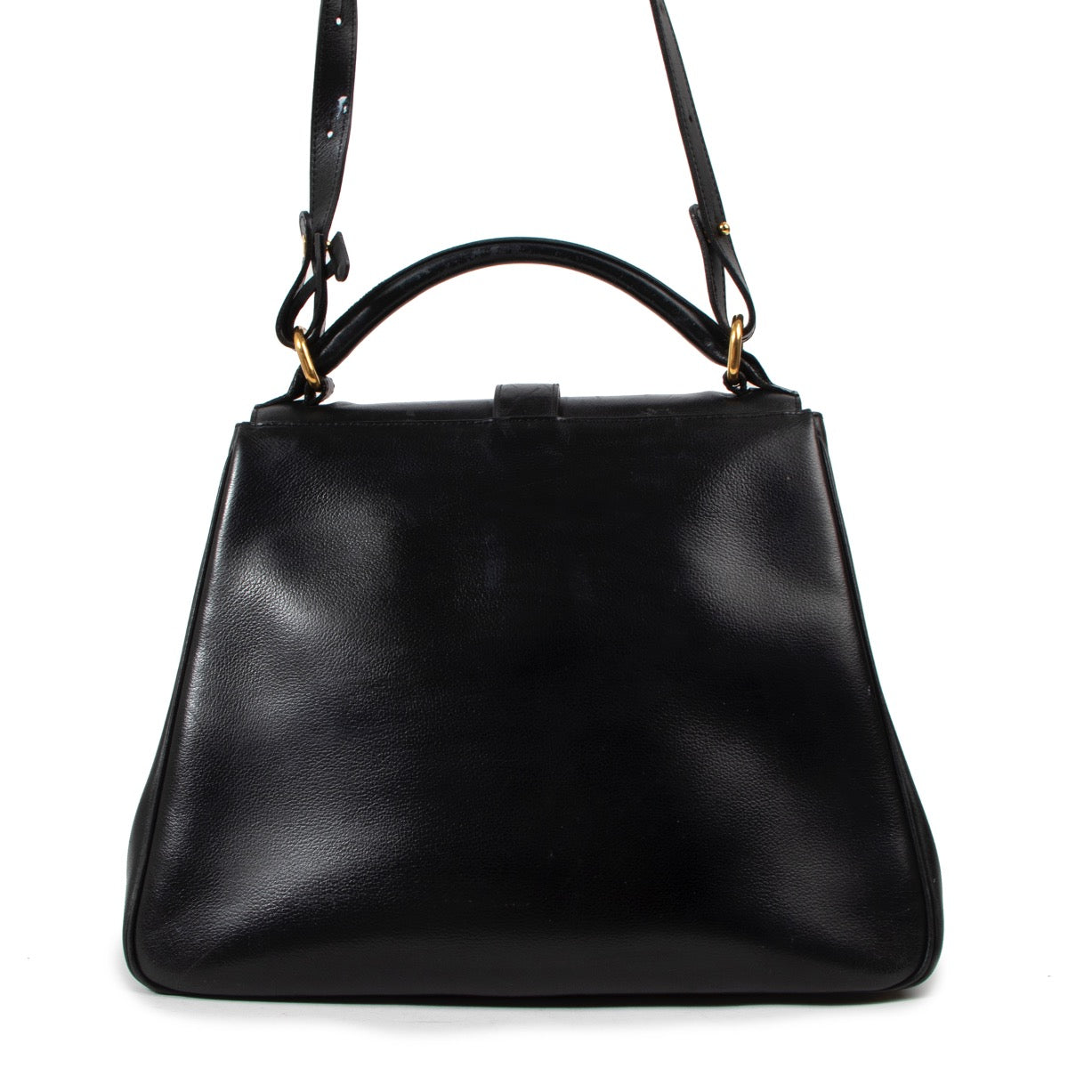 Shop safe online at Labellov in Antwerp this 100% authentic second hand Delvaux Black Jumping Leather Gin Fizz Shoulder Bag