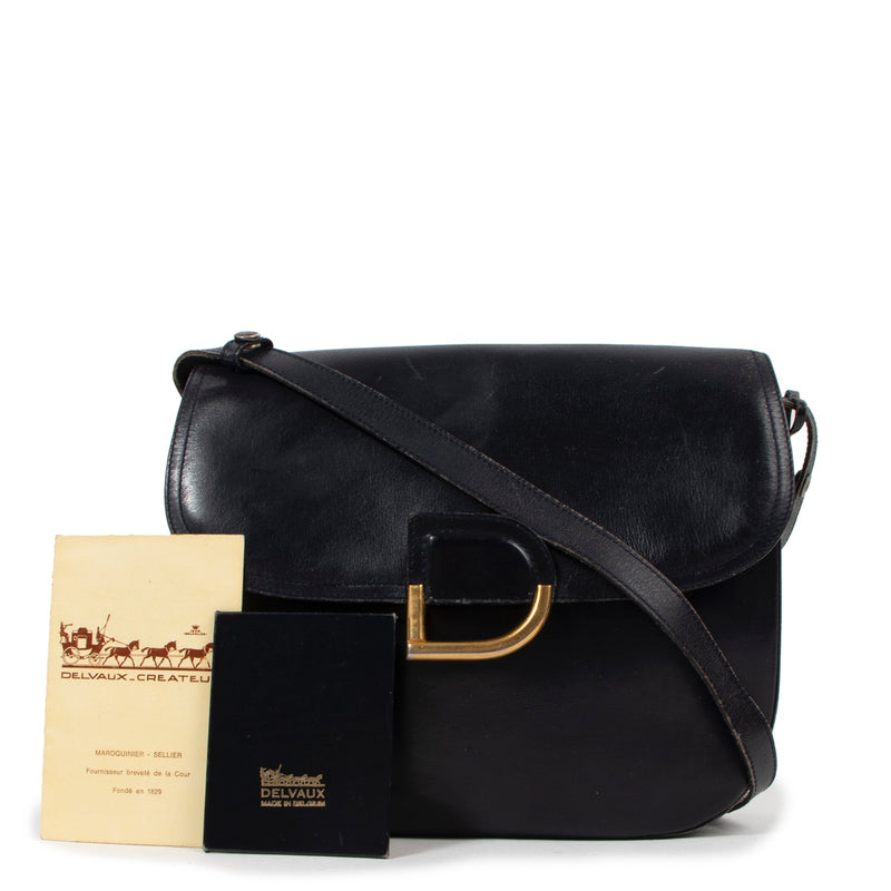 Shop safe online at Labellov in Antwerp this 100% authentic second hand Delvaux Dark Blue Leather Shoulder Bag