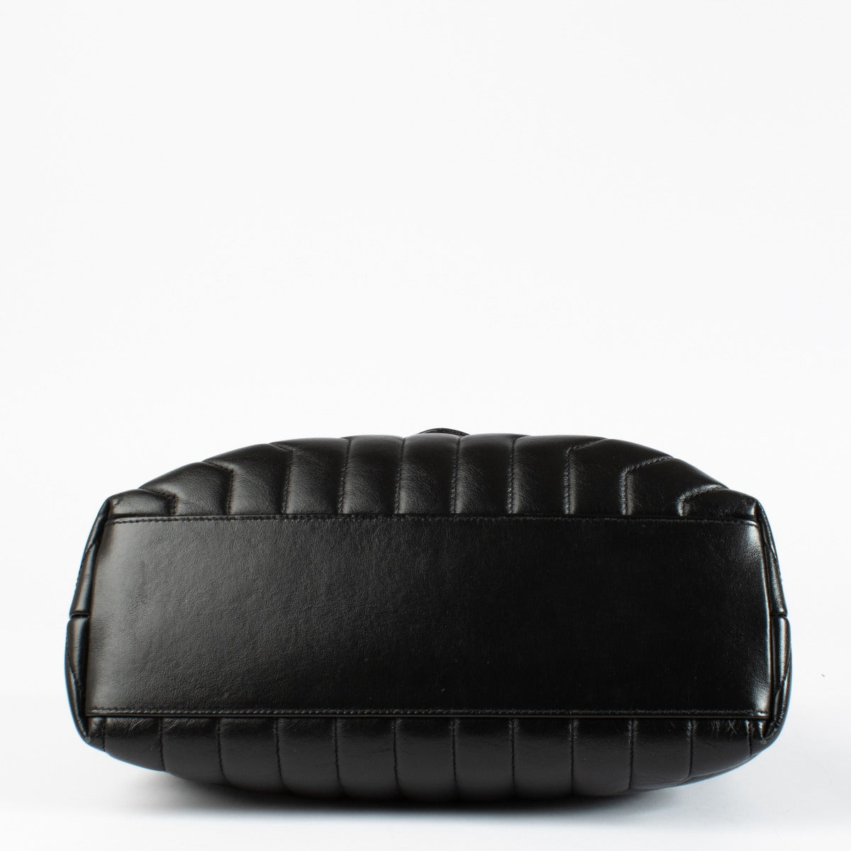 Authentic pre-loved Saint Laurent So Black Medium Loulou Bag on Labellov.com