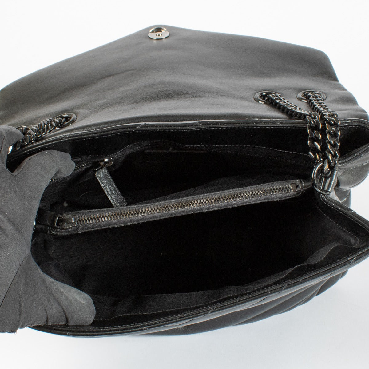 Authentic pre-loved Saint Laurent So Black Medium Loulou Bag on Labellov.com