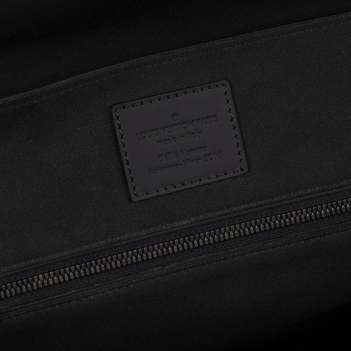 Louis Vuitton Fall/Winter 2016 Runway Messenger MM Voyager Monogram Eclipse