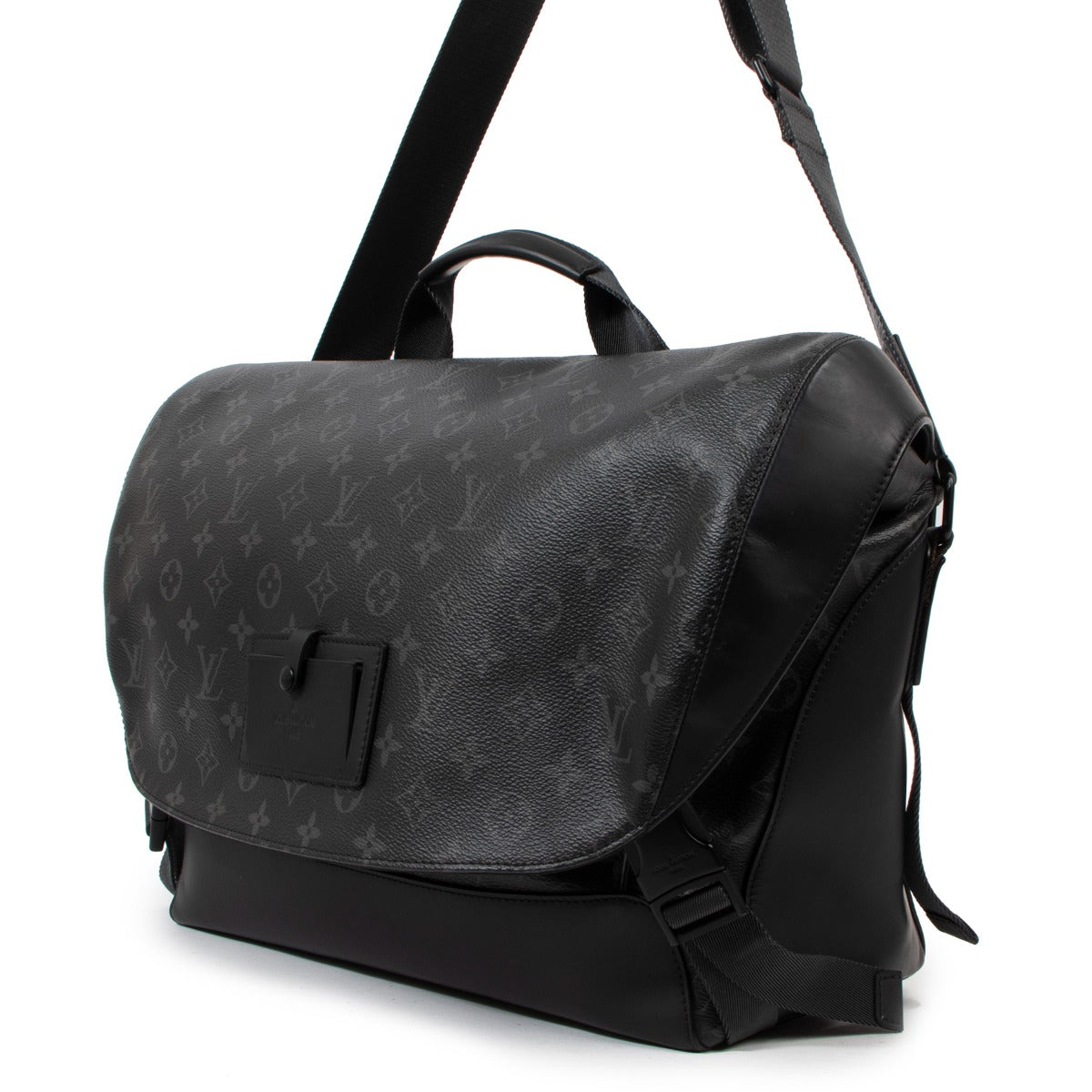 Louis Vuitton Fall/Winter 2016 Runway Messenger MM Voyager Monogram Eclipse