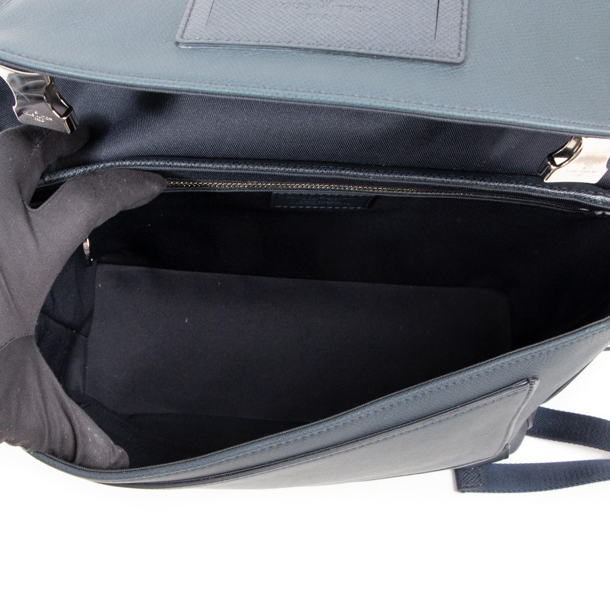 Louis Vuitton Messenger PM Voyager Mat Taiga Bag