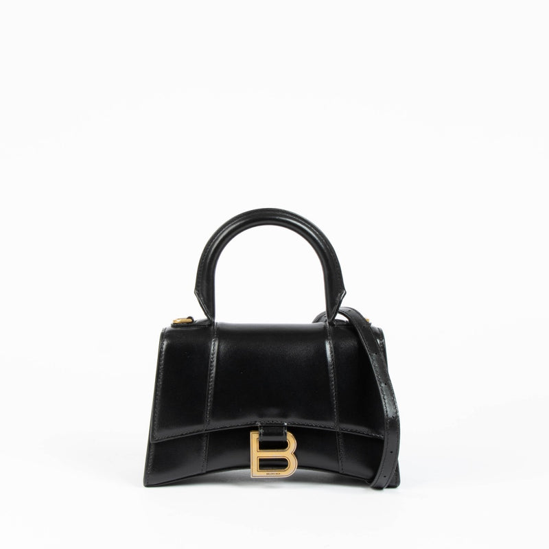 Balenciaga Black Leather Hourglass XS Bag aan de beste prijs bij Labellov tweedehands luxe in Antwerpen.