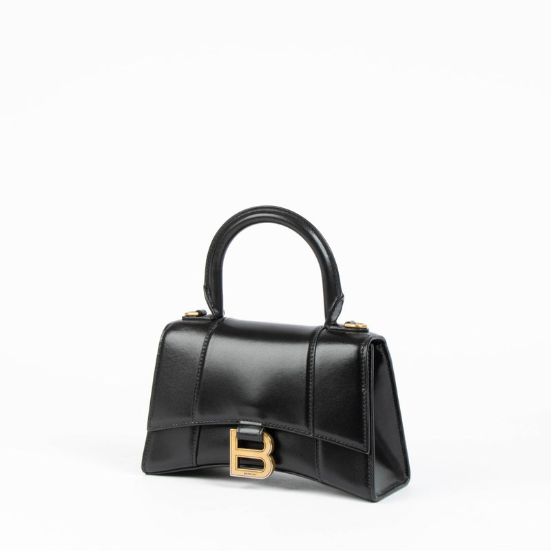 Balenciaga Black Leather Hourglass XS Bag aan de beste prijs bij Labellov tweedehands luxe in Antwerpen.