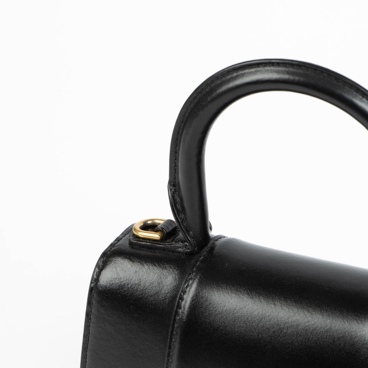 Balenciaga Black Leather Hourglass XS Bag aan de beste prijs bij Labellov tweedehands luxe in Antwerpen.