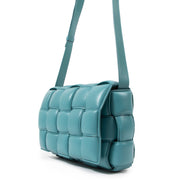 Achetez un sac Bottega Veneta Padded Casette en très bon état chez Labellov.com