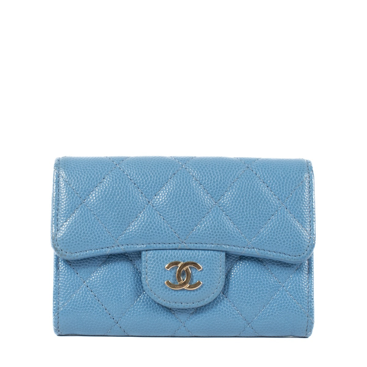 Shop safe online at Labellov in Antwerp, Brussels and Knokke this 100% authentic second hand Chanel Blue Caviar Classic Card Holder Wallet. Veiling online tweedehands authentieke Chanel Blue Caviar Classic Card Holder portefeuille kopen bij Labellov.