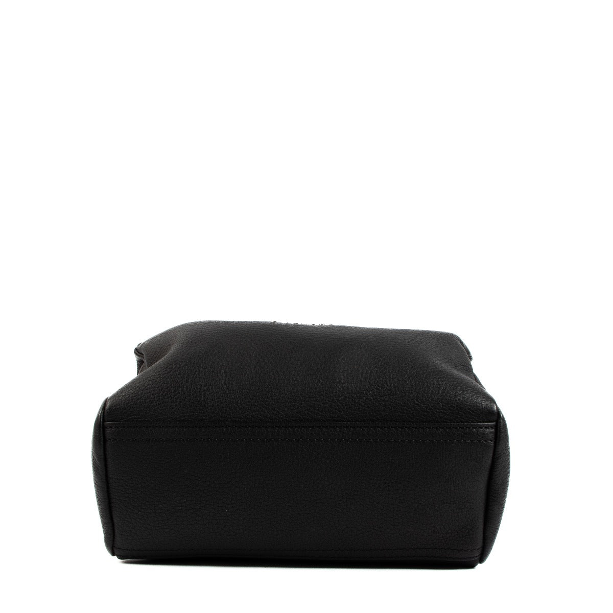 Authentic second hand Givenchy Pandora bag in very good condition on Labellov.com