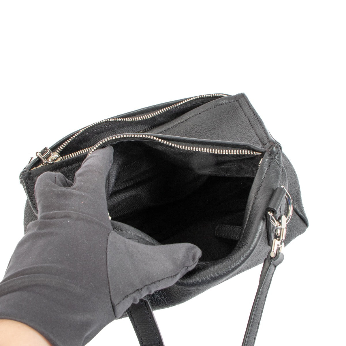 Authentic second hand Givenchy Pandora bag in very good condition on Labellov.com