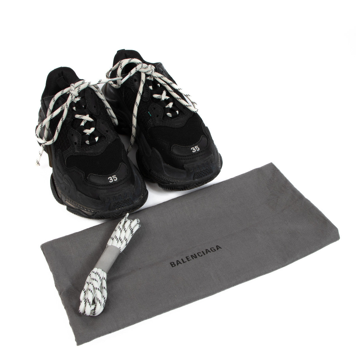 Balenciaga Black Clear Sole Triple S Sneakers pour le meilleur prix chez Labellov à Anvers, Bruxelles et Knokke. Achetez aujourdhui votre piece luxe.