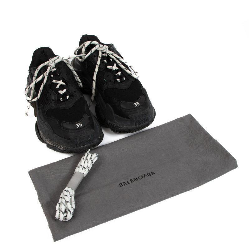Balenciaga Black Clear Sole Triple S Sneakers pour le meilleur prix chez Labellov à Anvers, Bruxelles et Knokke. Achetez aujourdhui votre piece luxe.