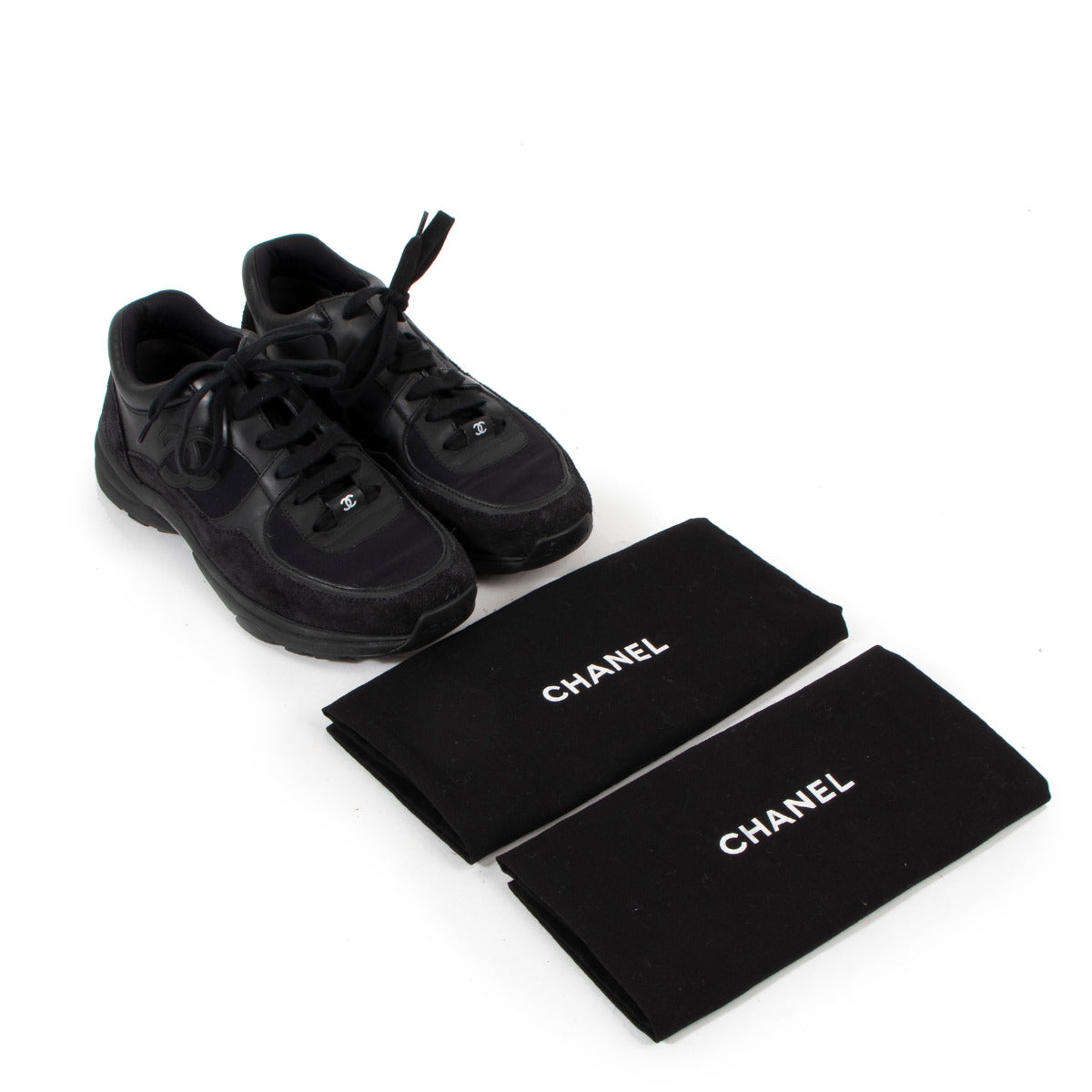 Baskets Chanel en cuir noir et daim - taille 35,5