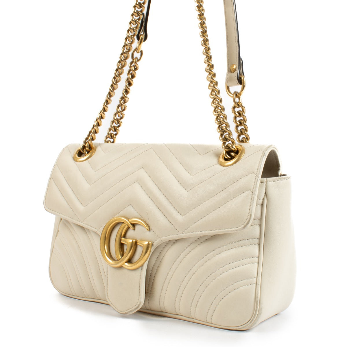 Gucci White Leather Marmont Bag for the best price at Labellov secondhand luxury in Antwerp and Knokke. We buy and sell your preloved and brand new designer bags.