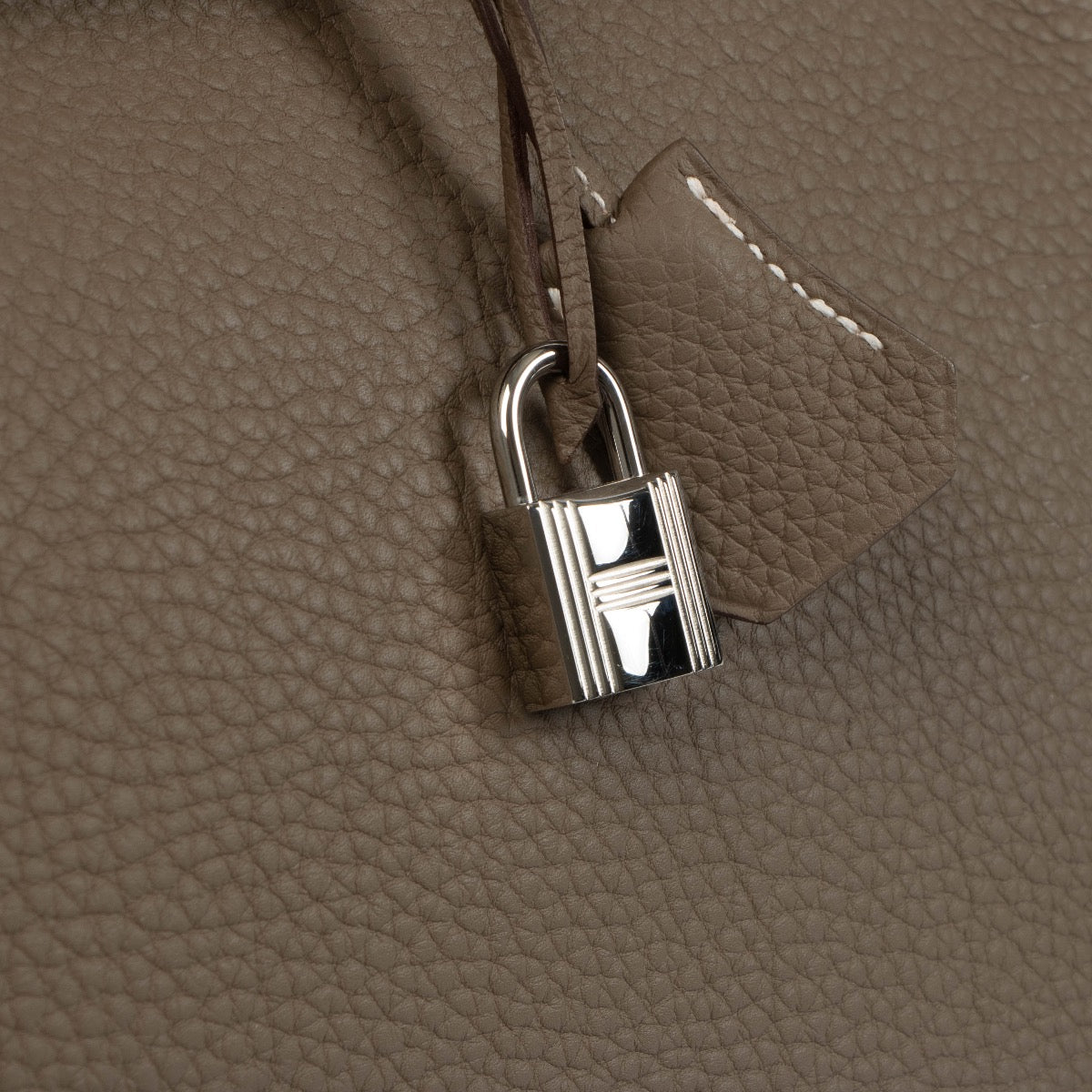 Shop safe online at labellov in Antwerp, Brussels and Knokke this 100% authentic second hand Hermès Birkin 35 Etoupe Togo PHW