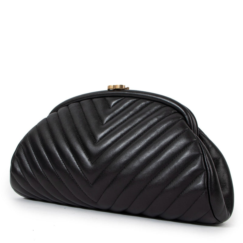 Chanel Zwarte Lamsleren Chevron Doorgestikte Timeless Clutch