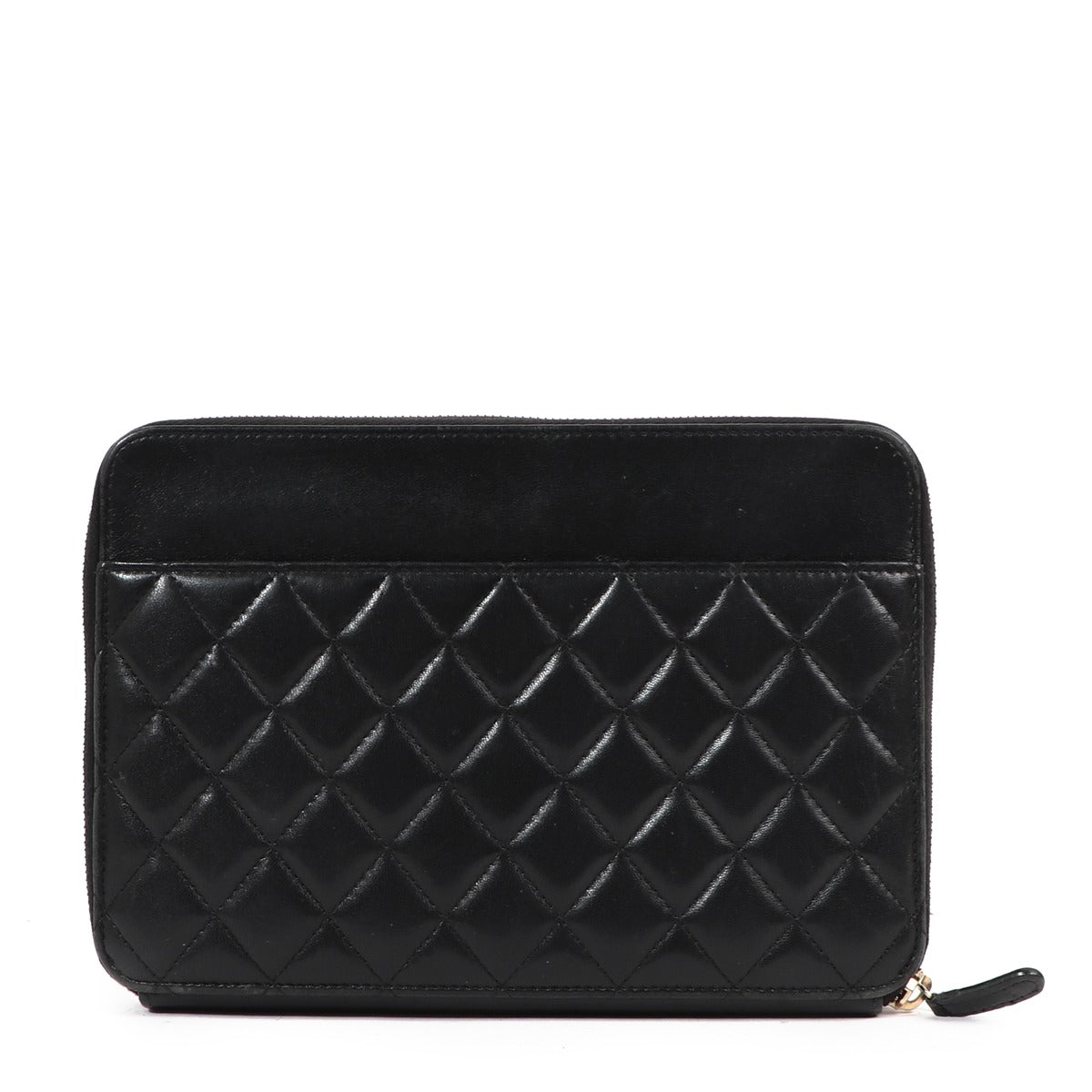 Pochette zippée classique Chanel en agneau noir
