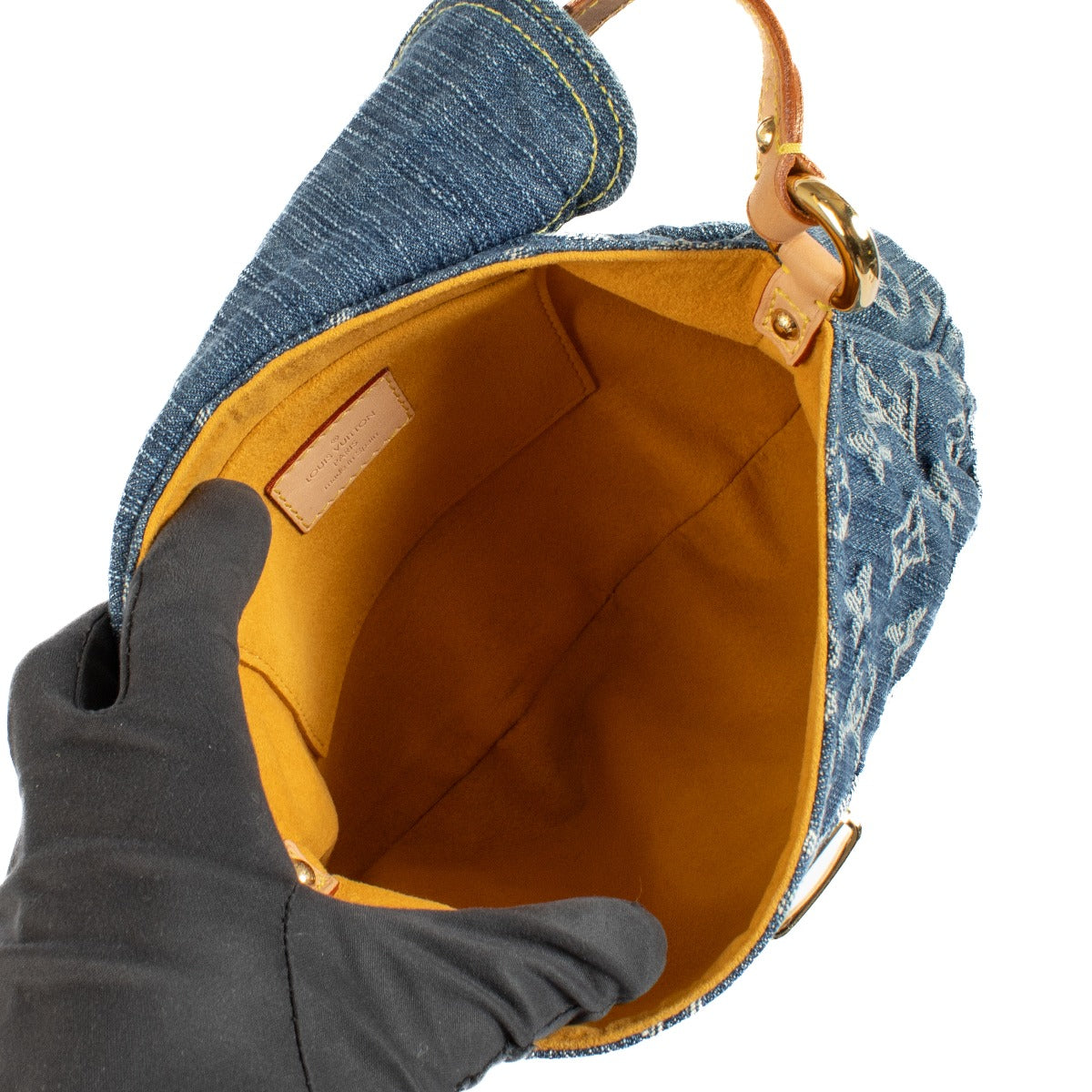 Shop safe online at Labellov in Antwerp, Brussels and Knokke this 100% authentic second hand Louis Vuitton Denim Monogram Pleaty Bag