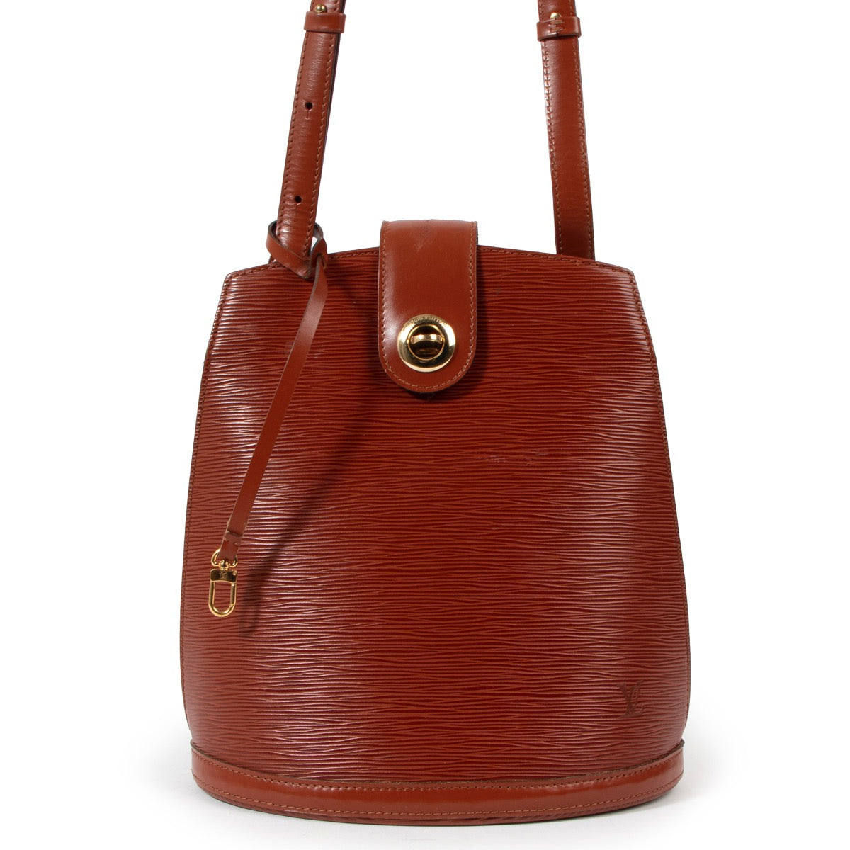 Buy an authentic second hand Louis Vuitton Kenyan Fawn Epi Cluny Shoulder Bag in very good condition at Labellov.