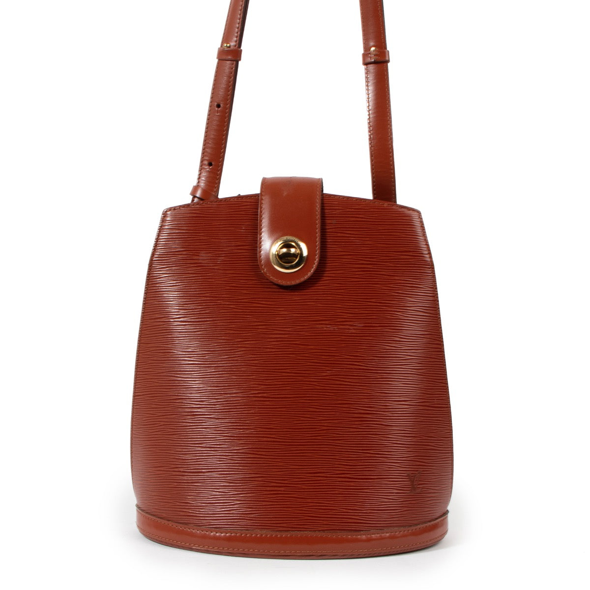 Buy an authentic second hand Louis Vuitton Kenyan Fawn Epi Cluny Shoulder Bag in very good condition at Labellov.