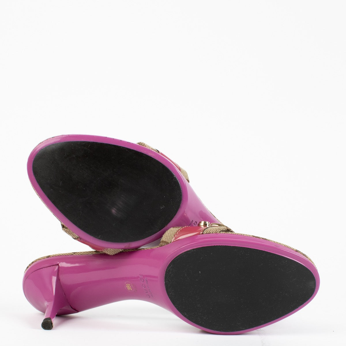authentic preloved Gucci Pink Monogram Heels size 38,5 on Labellov.com