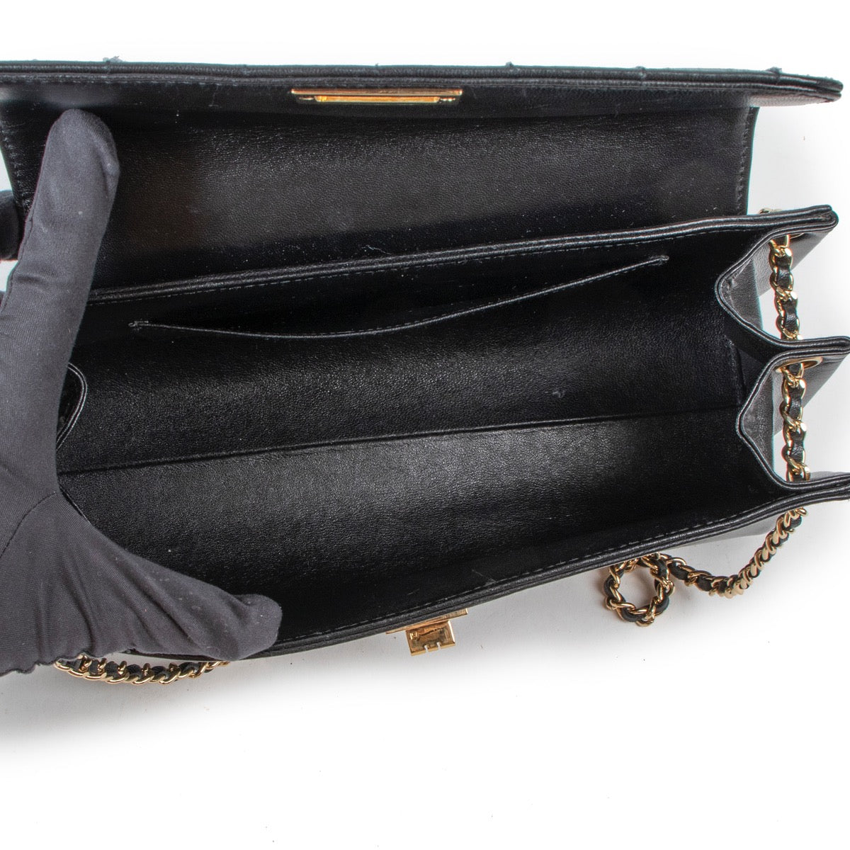 Buy an authentic second hand Chanel Black Leather Reissue Accordion Shoulder Bag in very good condition.