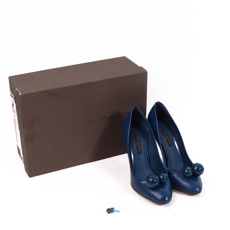 Buy authentic Louis Vuitton heels at the Labellov webshop. Tweedehands Louis Vuitton hakken kopen. achetez Louis Vuitton escarpins sur le webshop de Labellov