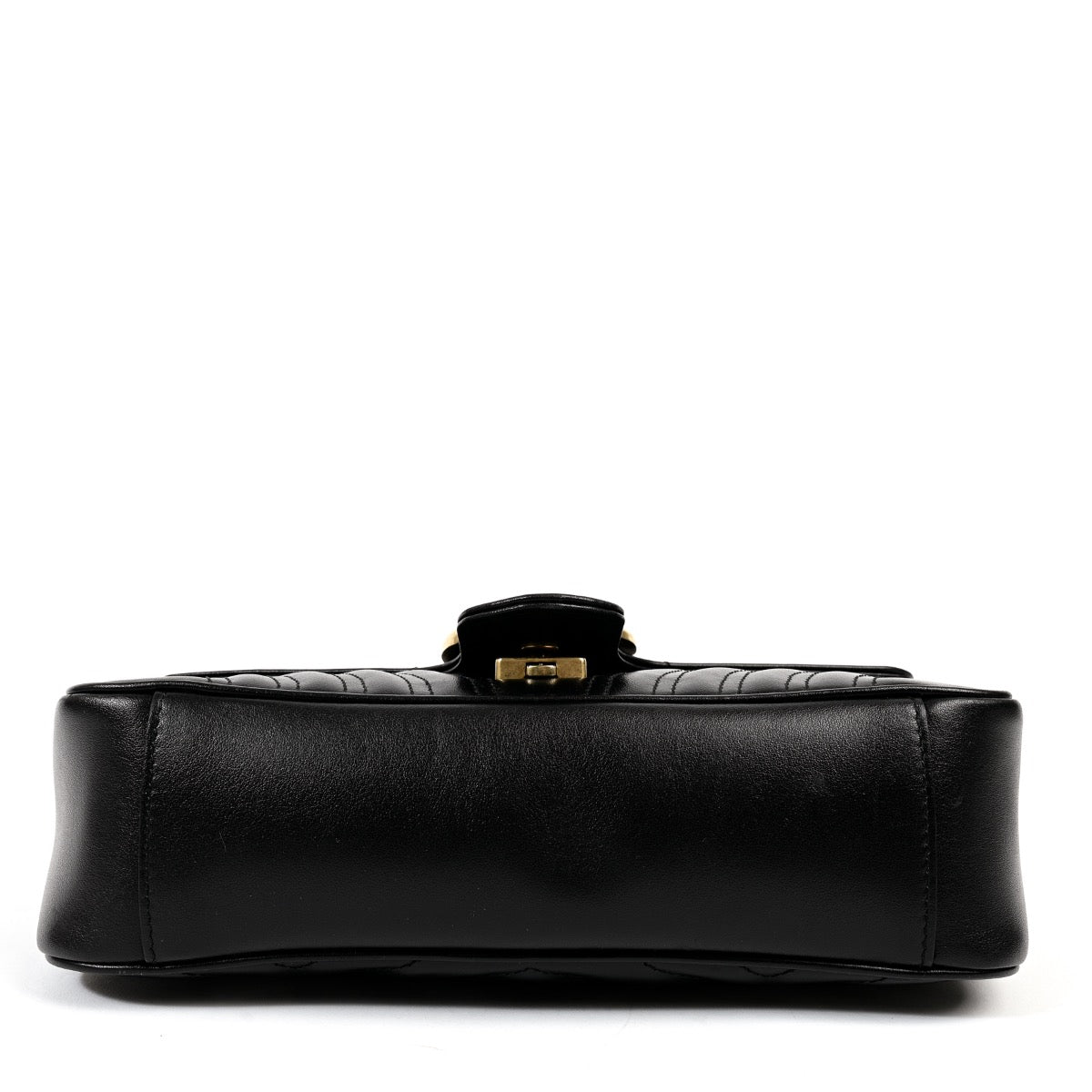 Shop safe online at Labellov in Antwerp this 100% authentic second hand Gucci Black Matelassé Small Marmont Shoulder Bag
