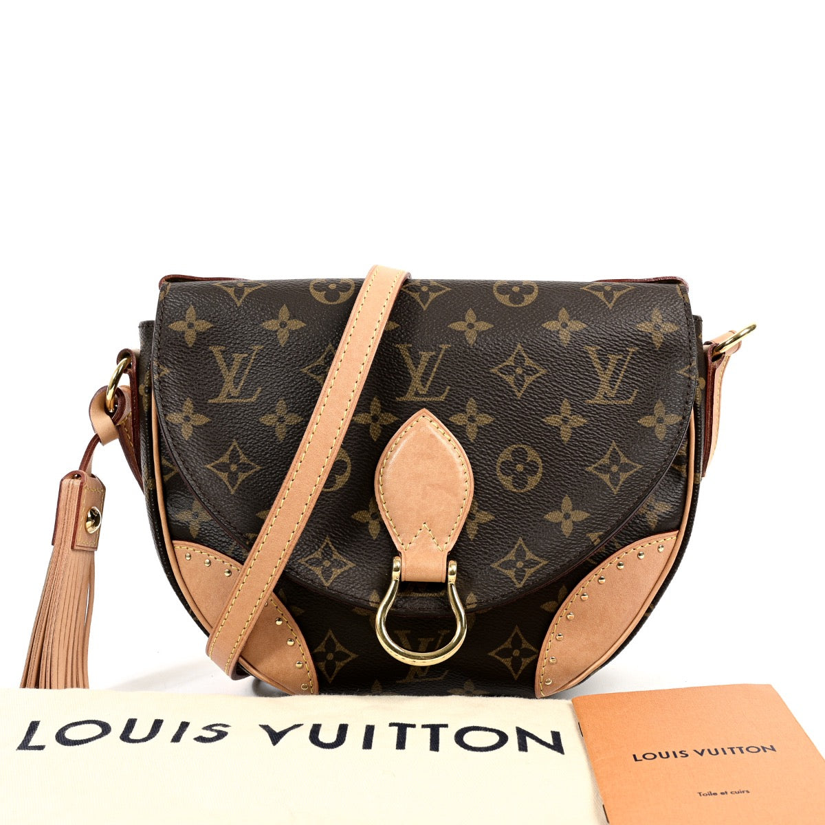 Shop safe online at Labellov in Antwerp this 100% authentic second hand Louis Vuitton Monogram Canvas Saint Cloud Crossbody