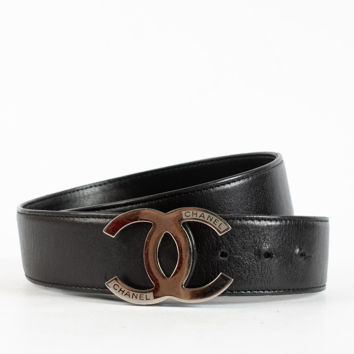 Authentic Preloved Chanel Black CC Buckle Belt - Size 80 on labellov.com