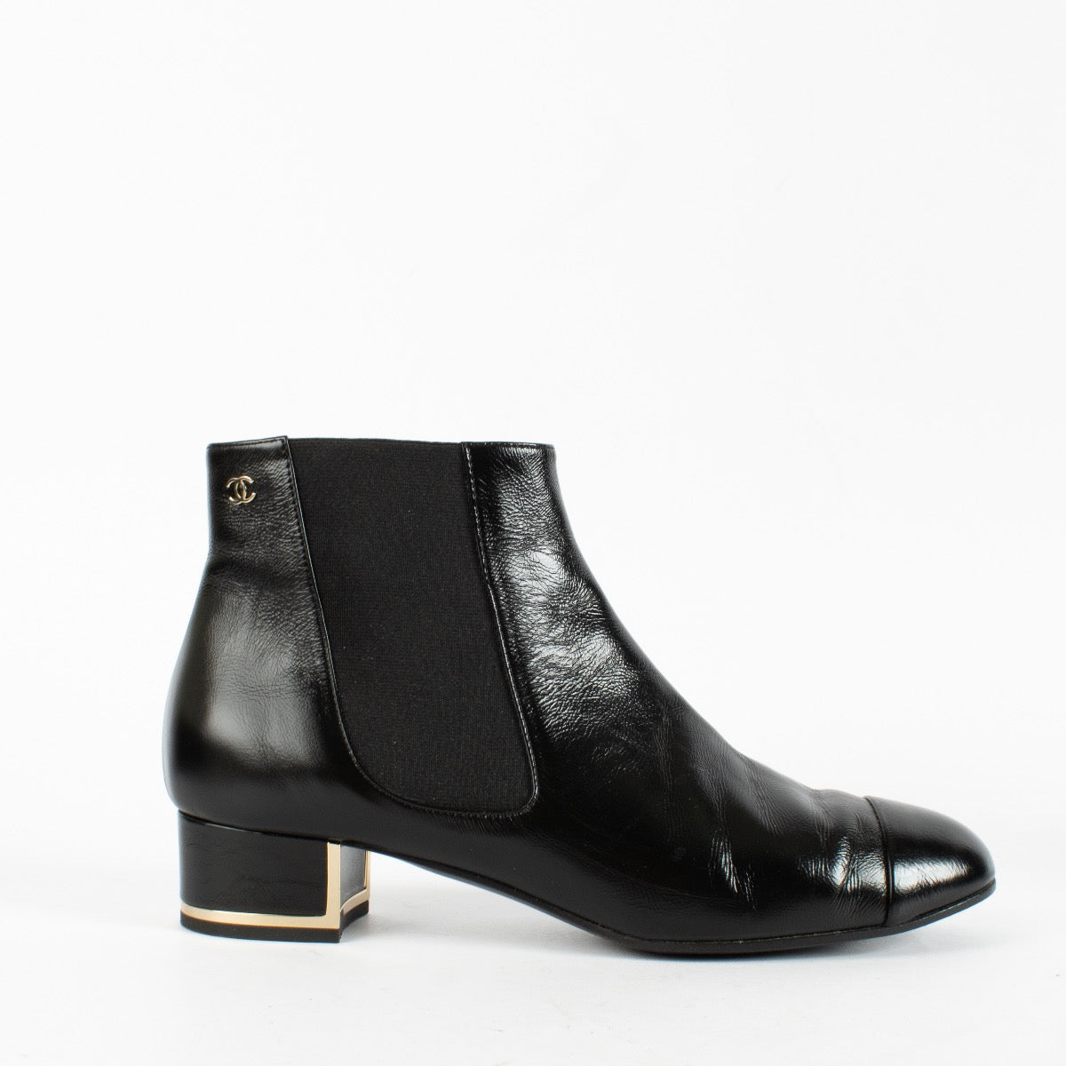 Shop safe online at Labellov in Antwerp, Brussels and KNokke these 100% authentic second hand Chanel Black Shiny Metal Heel Boots - size 38,5