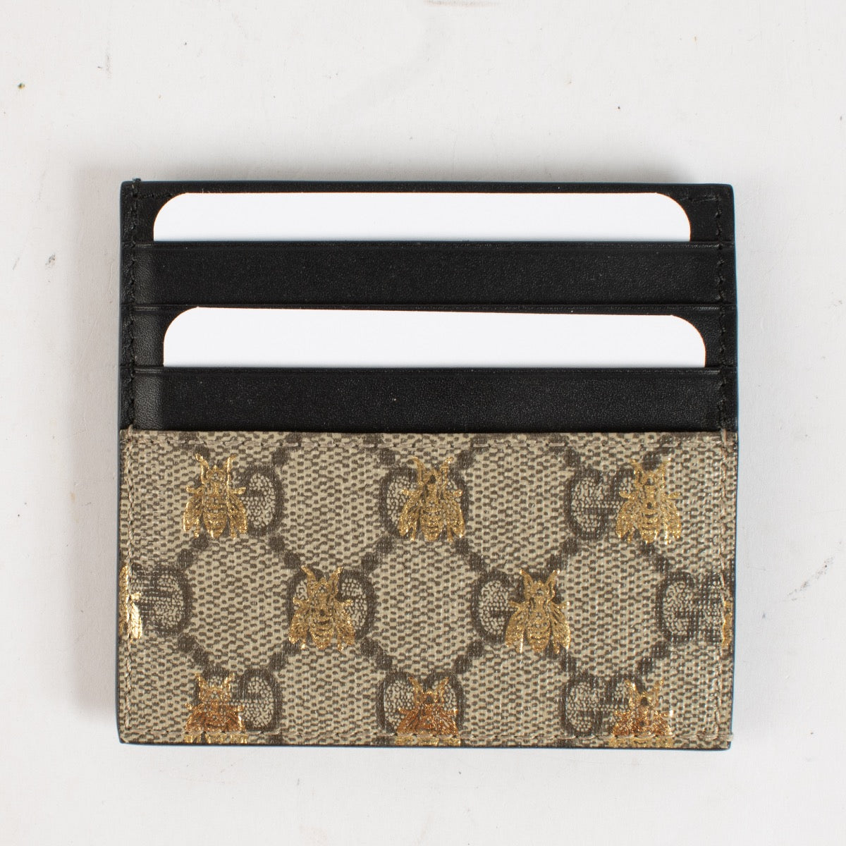 Authentic Preloved Gucci GG Supreme Bee Card Holder on labellov.com