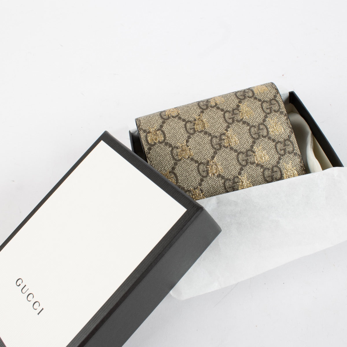 Authentic Preloved Gucci GG Supreme Bee Wallet on Labellov.com