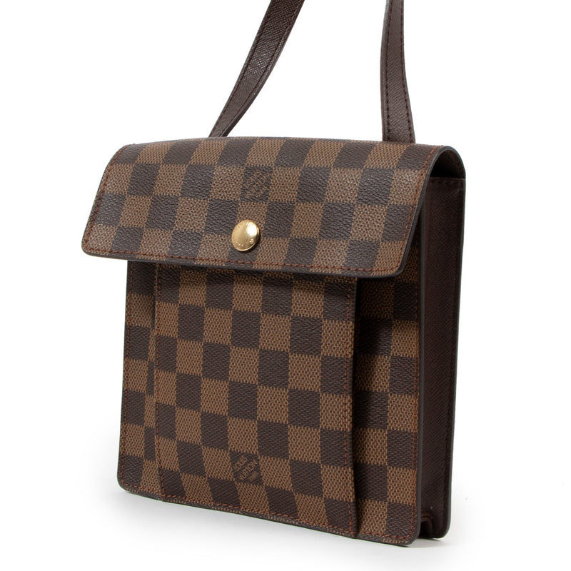Buy an authentic second hand Louis Vuitton Damier Ebene Pimlico Crossbody Bag in very good condition at Labellov in Antwerp.