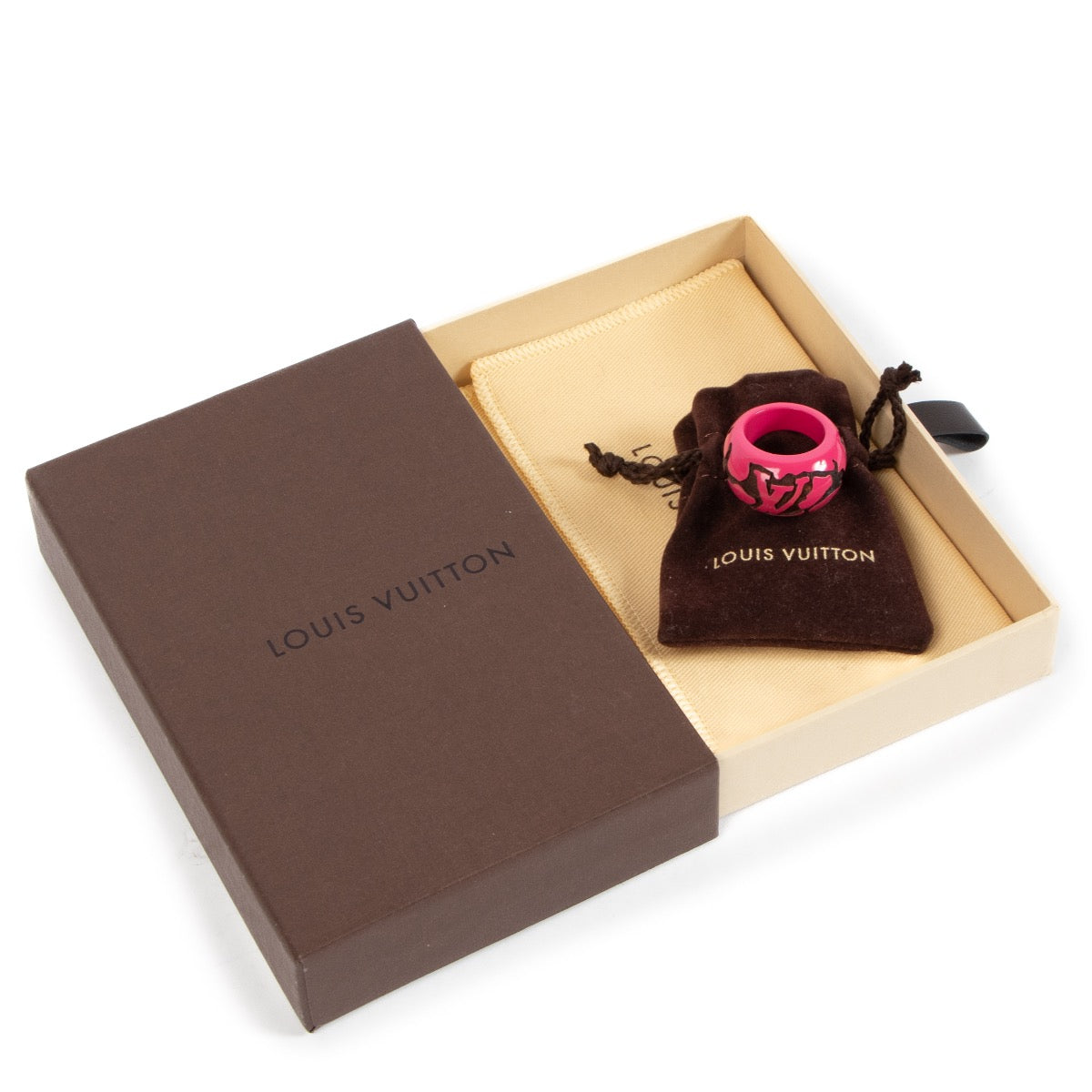 Pre loved Louis Vuitton ring in good condition on Labellov.com