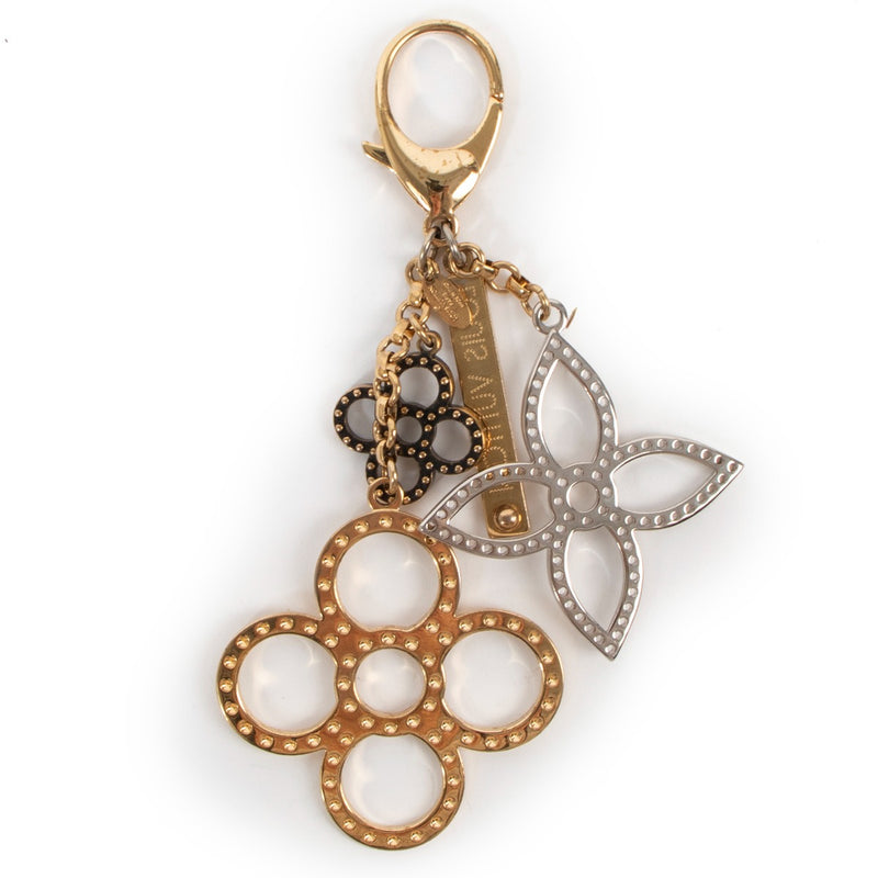 Buy a second-hand authentic Louis Vuitton Gold Monogram Key Chain in good condition at Labellov Antwerp.