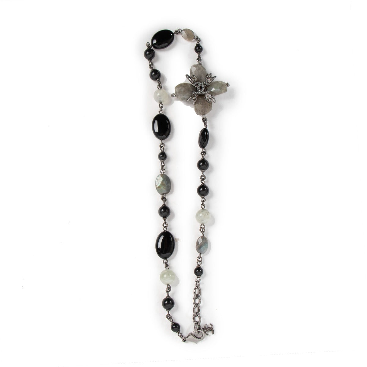 Collier Chanel Printemps 2014 perles/cristaux/pierres précieuses avec CC croisé