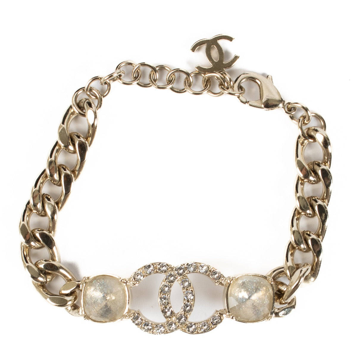 Authentic second hand Chanel 23C Gold CC Bracelet on Labellov.com
